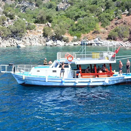 Berrak1 Private Yacht 보트호텔 말마리스